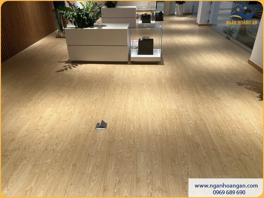Công Ty Lát Sàn Gỗ Công Nghiệp Cho Cửa Hàng Chuyên Nghiệp