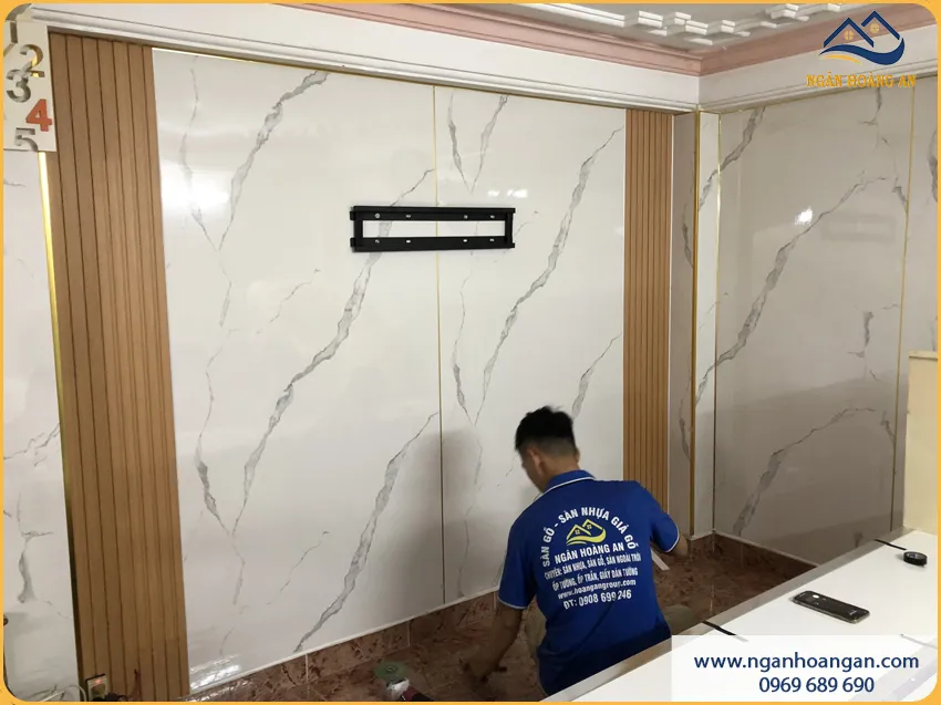 Công Ty Ốp Tường Phòng Khách Bằng PVC Giả Đá Uy Tín