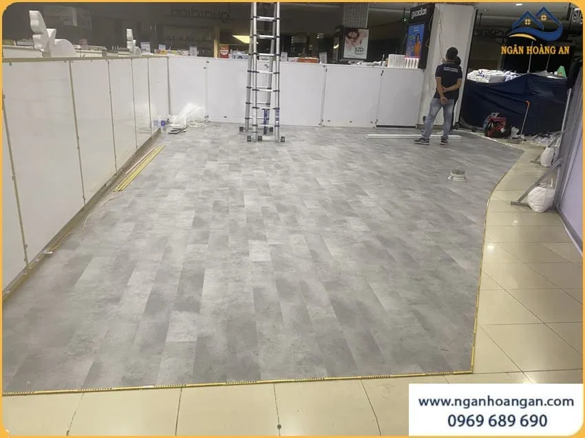 Cửa Hàng Lắp Đặt Sàn Nhựa Hèm Khoá Glotex US109