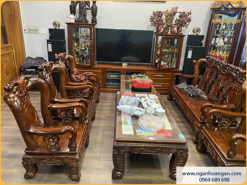 Đội Ngũ Lát Sàn Gỗ Công Nghiệp Cho Phòng Khách Kinh Nghiệm