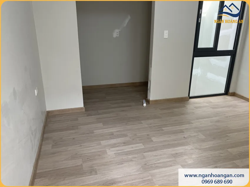 Đội Ngũ Lát Sàn Gỗ Công Nghiệp Cho Phòng Ngủ Tận Tâm