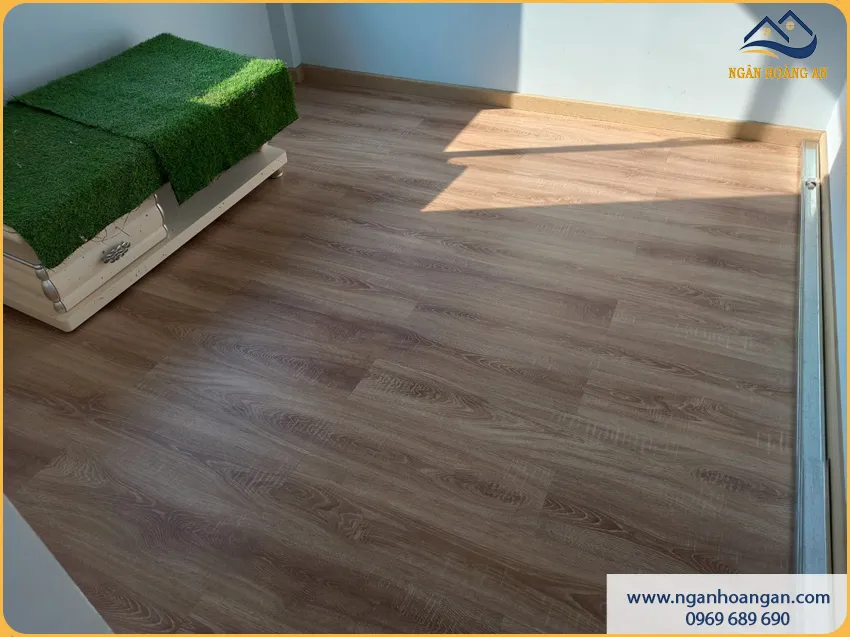 Đội Ngũ Lát Sàn Gỗ Công Nghiệp Cho Phòng Ngủ Tận Tâm