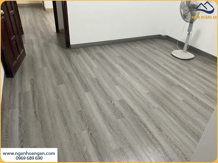 Đội Ngũ Lát Sàn Nhựa Dán Keo Cho Phòng Ngủ Chuyên Nghiệp