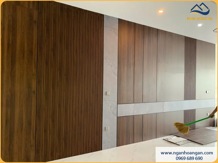 Đội Ngũ Thi Công Ốp Tường Trang Trí Than Tre Tay Nghề Cao