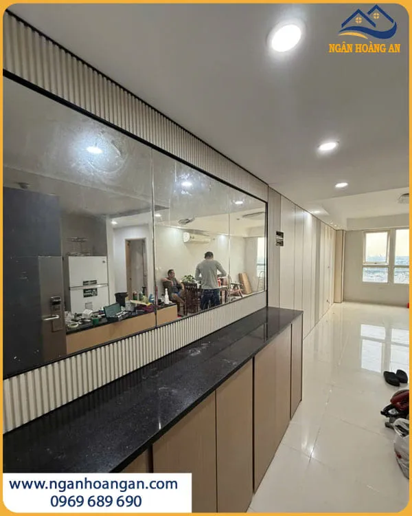Đơn Vị Chuyên Ốp Lam Sóng Than Tre iWood CW-1 Phòng Khách 