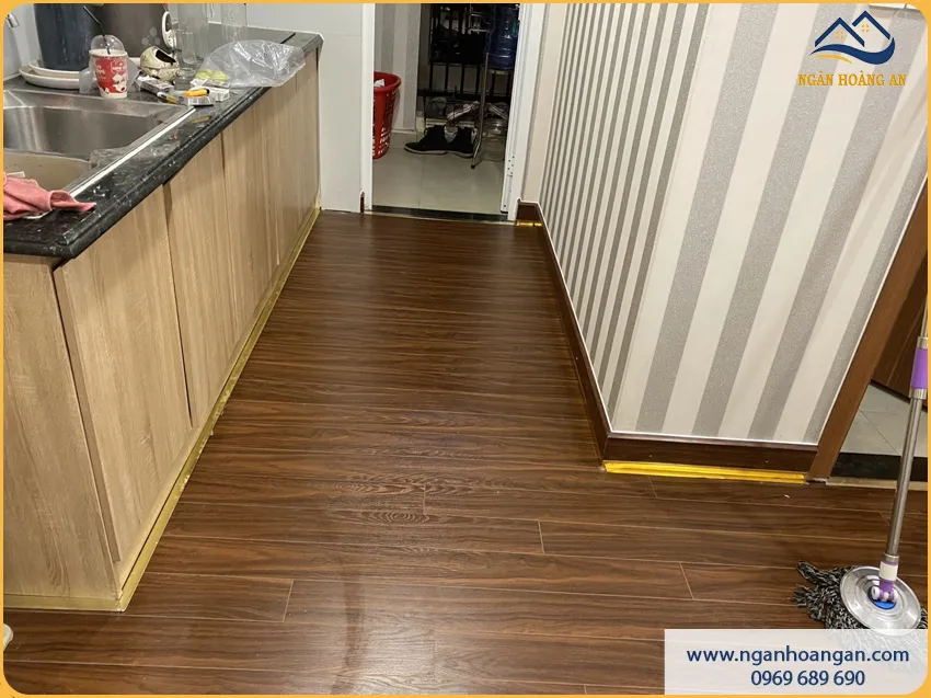 Đơn Vị Lát Sàn Gỗ Công Nghiệp Cho Nhà Bếp Giá Tốt