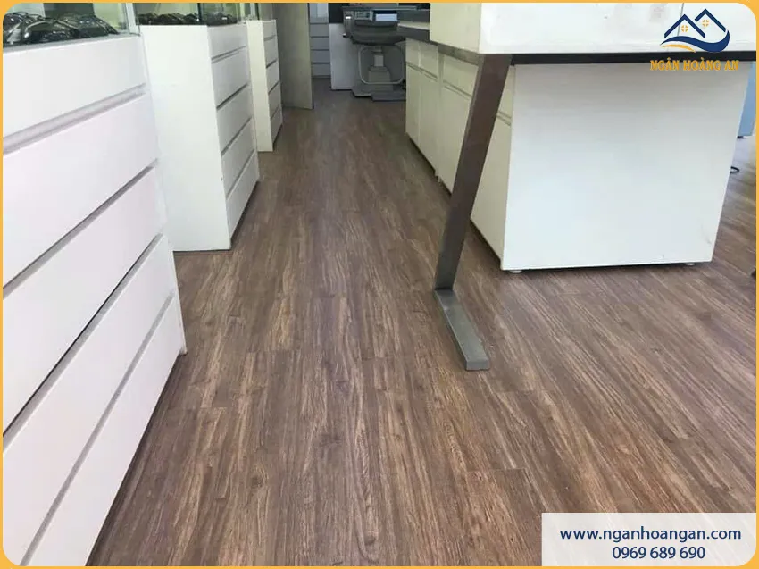 Đơn Vị Lát Sàn Gỗ Công Nghiệp Cho Nhà Bếp Uy Tín