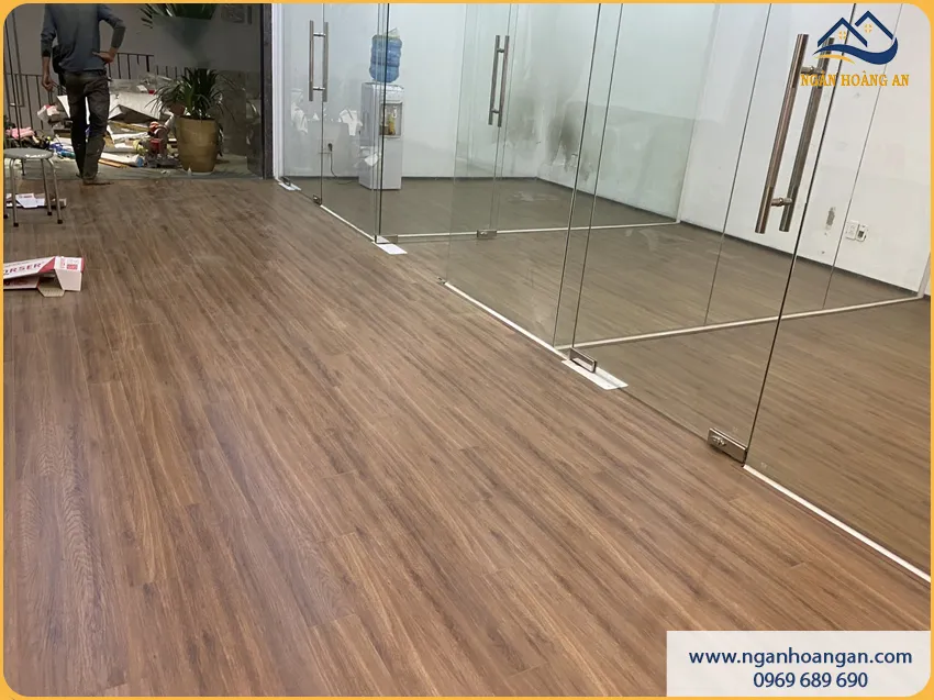 Đơn Vị Lát Sàn Gỗ Công Nghiệp Cho Văn Phòng Giá Tốt