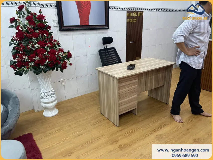 Đơn Vị Thi Công Sàn Nhựa Dán Keo Chuyên Nghiệp Đơn Vị Thi Công Sàn Nhựa Dán Keo Chuyên Nghiệp