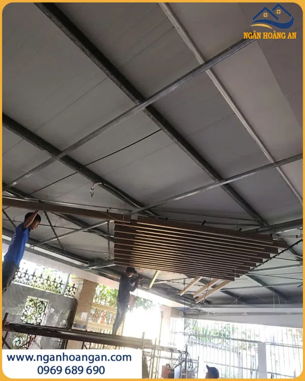 Đơn Vị Uy Tín Ốp Trần Nan U Nhựa Giả Gỗ HT104 Hobiwood