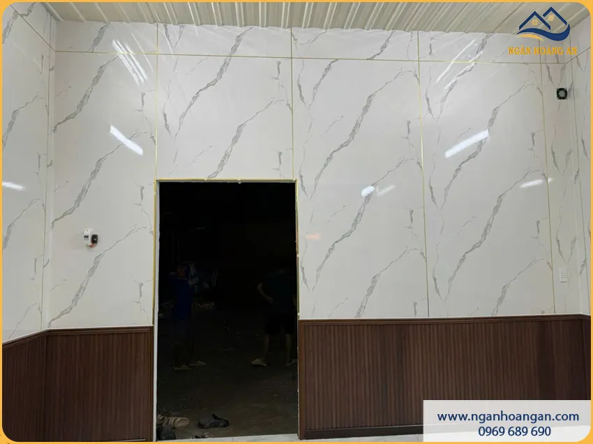 Giải Pháp Ốp Tường Lamri Lam Sóng Cho Nhà Ở Sang Trọng