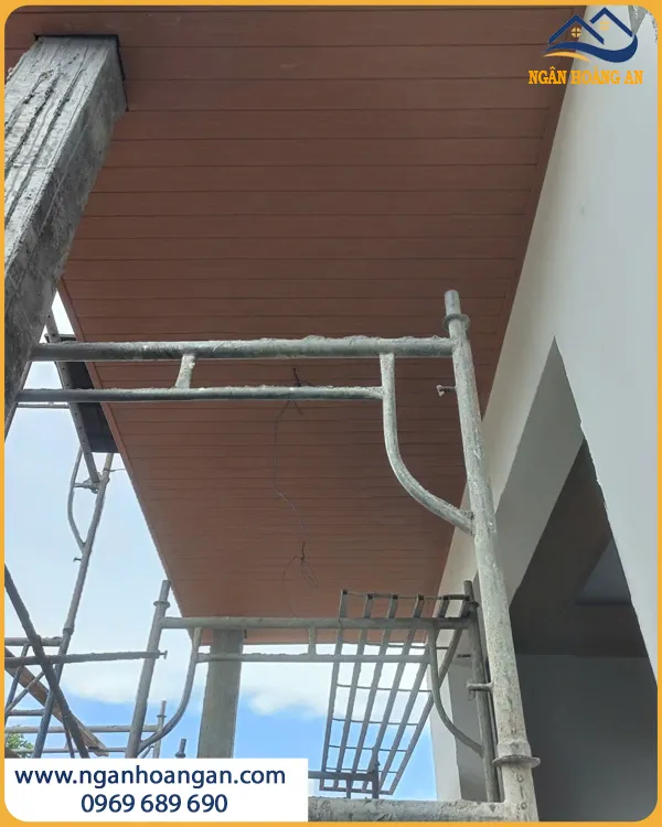 Gỗ Nhựa Ngoài Trời Giúp Hoàn Thiện Bề Mặt Trần Hiên Gỗ Nhựa Ngoài Trời Giúp Hoàn Thiện Bề Mặt Trần Hiên