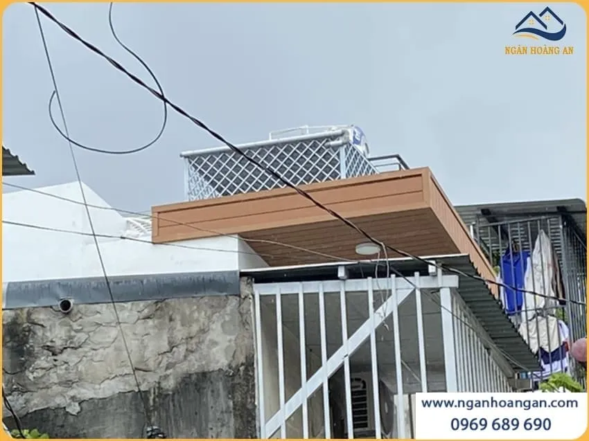 Gỗ Nhựa Ngoài Trời Kosmos Light Wood Ốp Trần Mái Hiên Đẹp