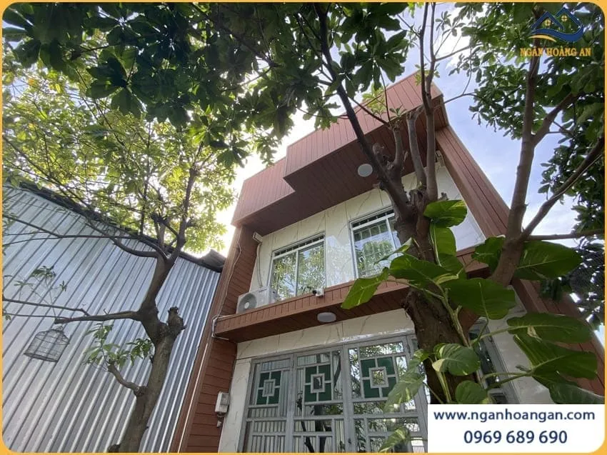 Gỗ Nhựa Ngoài Trời Kosmos Ốp Mặt Tiền Nhà Thực Tế