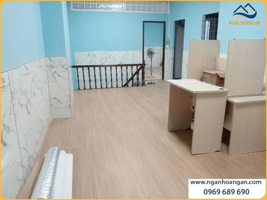 Hình Ảnh Thi Công Sàn Nhựa Morser C600 Lát Nhà Ở Hình Ảnh Thi Công Sàn Nhựa Morser C600 Lát Nhà Ở