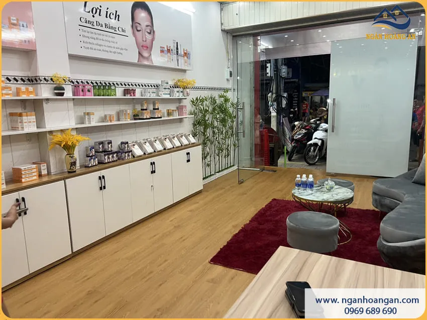 Hoàn Thiện Cửa Hàng Với Sàn Nhựa Dán Keo Hiện Đại Hoàn Thiện Cửa Hàng Với Sàn Nhựa Dán Keo Hiện Đại