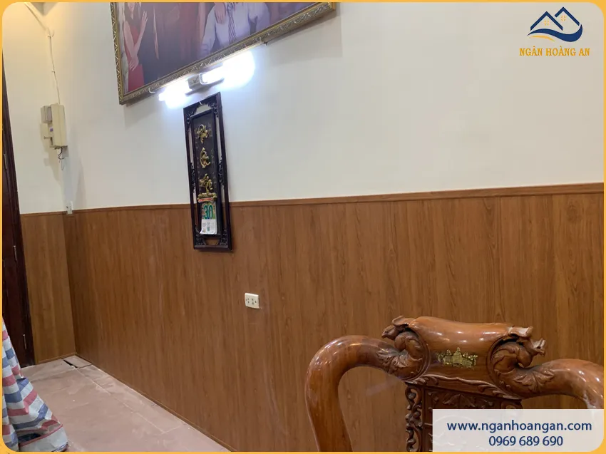 Hoàn Thiện Ốp Tường Lamri Bằng Nano Cho Phòng Khách