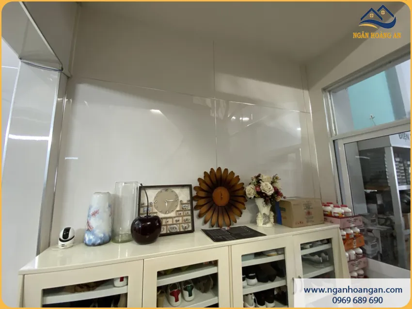 Hoàn Thiện Ốp Tường Phòng Bếp Bằng PVC Giả Đá Nhanh Chóng