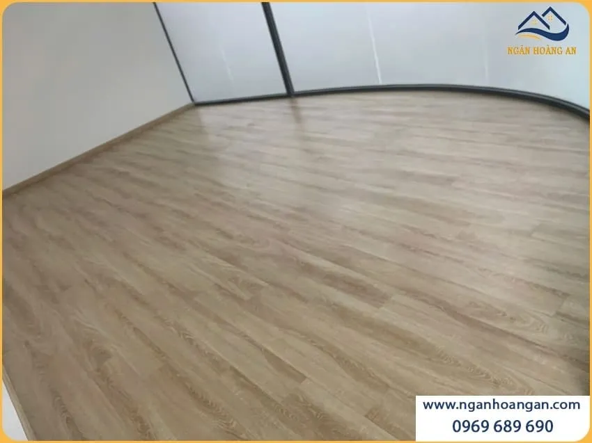 Hoàn Thiện Sàn Gỗ Morser MC139 Trong Không Gian Làm Việc