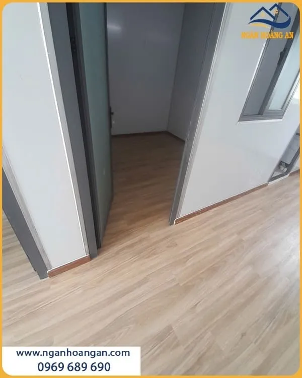 Hoàn Thiện Sàn Nhựa Hèm Khoá THFloor LT1003 Trong Nhà Dân