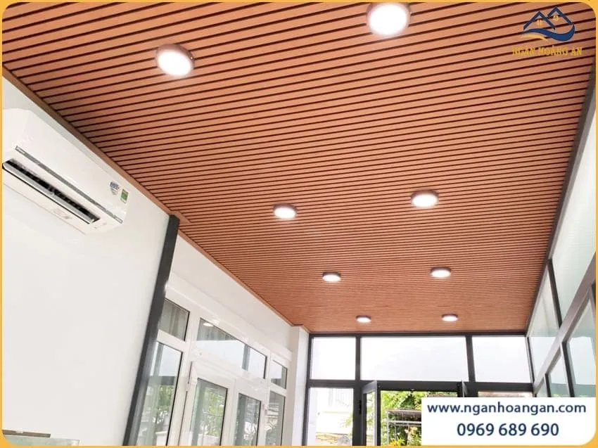 Lắp Đặt Lam Sóng Ngoài Trời Kosmos Light Wood Ốp Trần