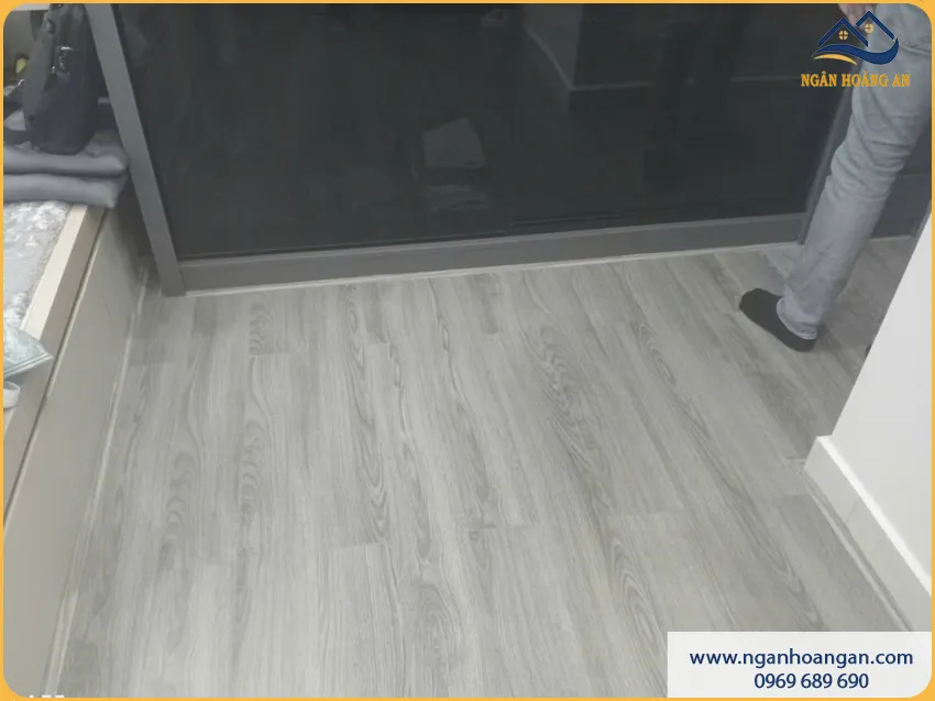 Lắp Đặt Sàn Gỗ Công Nghiệp F963 Bền Đẹp Theo Thời Gian