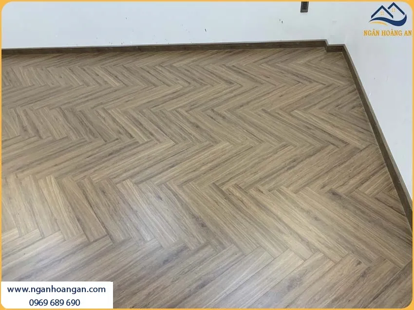 Thi Công Sàn Gỗ Xương Cá Charmwood Không Bị Công Vênh Hay Co Ngót