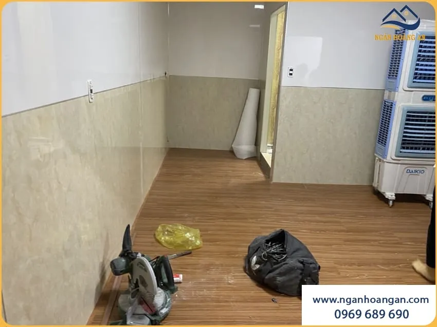 Lắp Đặt Sàn Nhựa Hèm Khoá Cho Phòng Trọ Sạch Sẽ Lắp Đặt Sàn Nhựa Hèm Khoá Cho Phòng Trọ Sạch Sẽ
