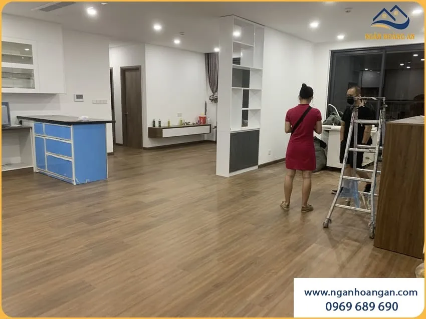 Lắp Đặt Sàn Nhựa Hèm Khoá Chung Cư Gọn Gàng