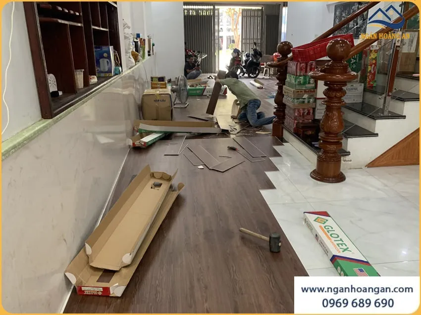 Lắp Đặt Sàn Nhựa Hèm Khoá Glotex US106 Tại Nhà Riêng