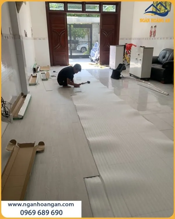 Lắp Đặt Sàn Nhựa Hèm Khoá Nhà Ở Gọn Gàng, Hiện Đại