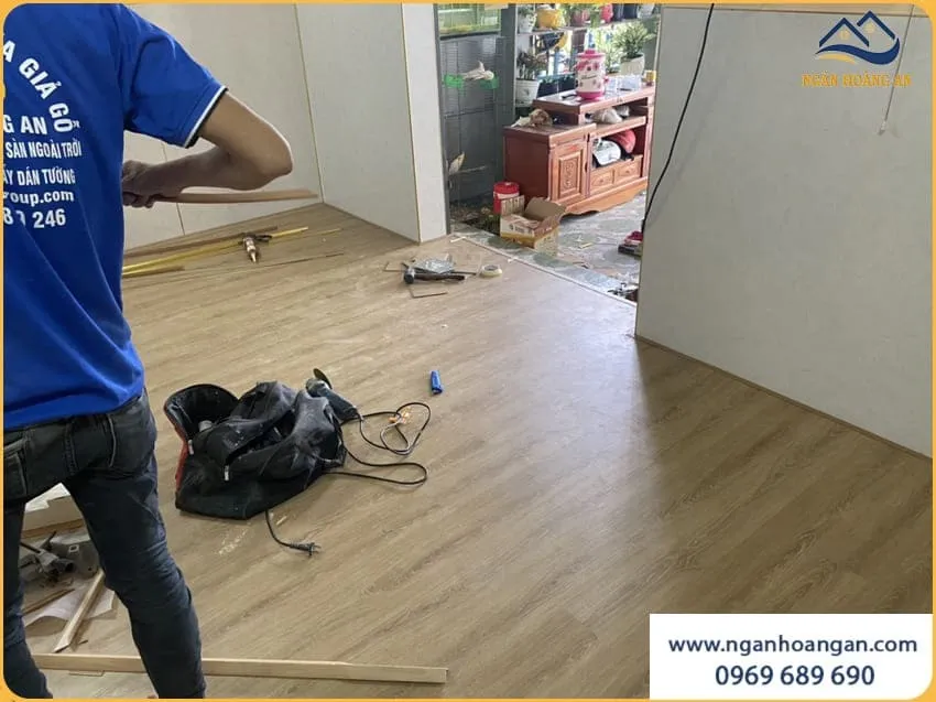 Lắp Đặt Sàn Nhựa Hèm Khoá Tại Nhà Riêng