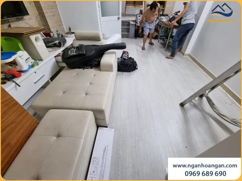 Lắp Đặt Sàn Nhựa Hèm Khoá Tăng Thẩm Mỹ Cho Nhà Ở