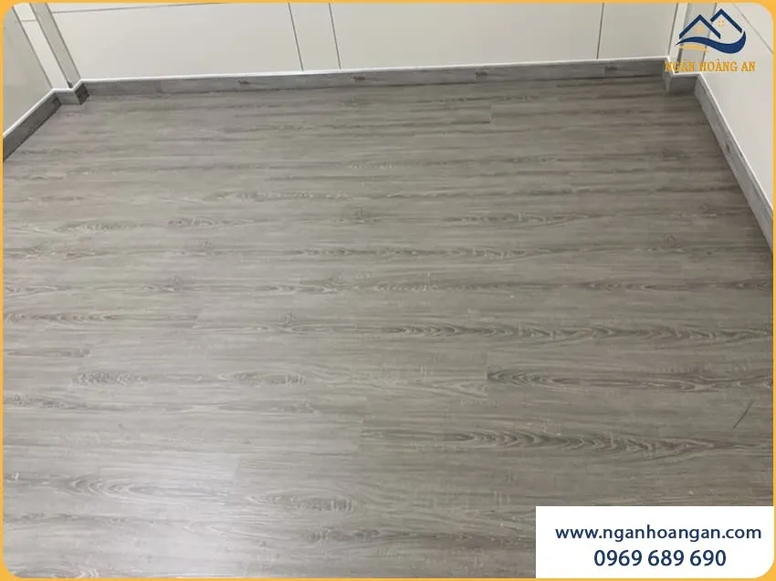 Lắp Sàn Nhựa Hèm Khoá Tăng Sự Ấm Cúng Phòng Ngủ