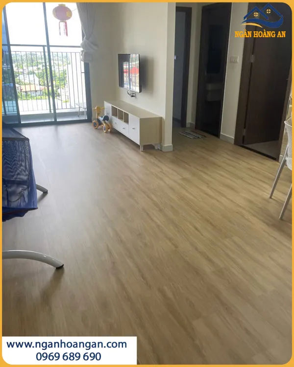 Lắp Sàn Nhựa Hèm Khoá THFloor HS8004 Dễ Vệ Sinh