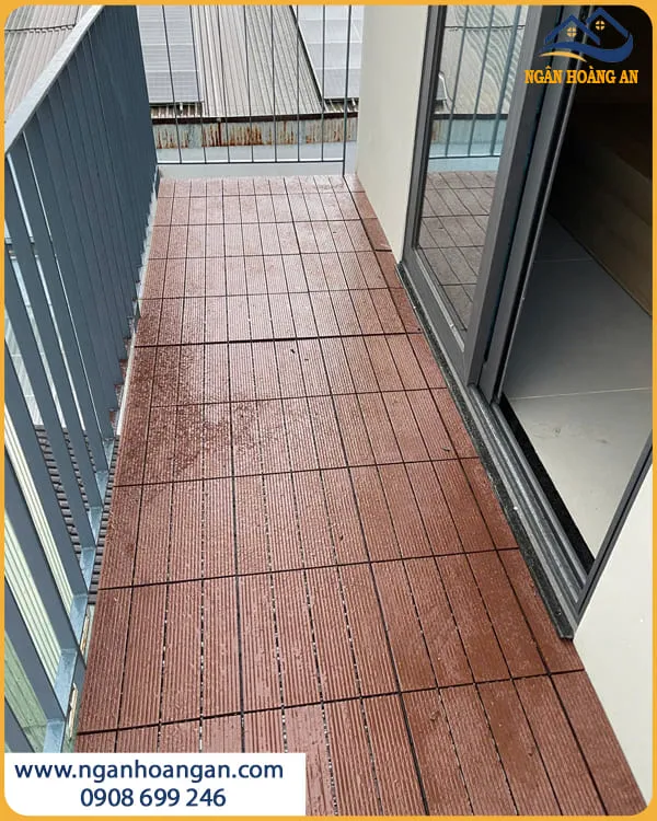 Lát Sàn Ban Công Bằng Vỉ Gỗ Nhựa Kosmos