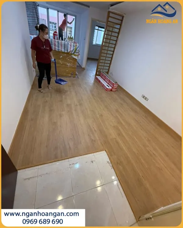 Lát Sàn Charm SPC03 Ít Bị Bám Bẩn Khi Sinh Hoạt Hàng Ngày Lát Sàn Charm SPC03 Ít Bị Bám Bẩn Khi Sinh Hoạt Hàng Ngày