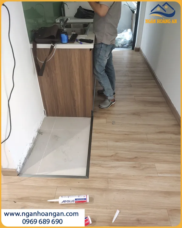 Lát Sàn Gỗ Công Nghiệp Cho Nhà Bếp Chống Trầy Tốt