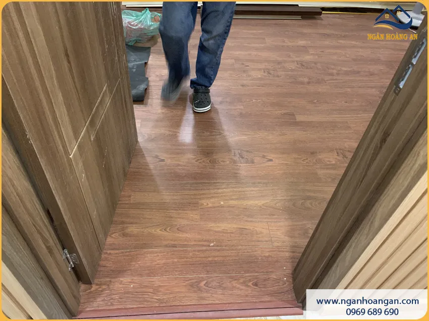 Lát Sàn Gỗ Công Nghiệp Cho Phòng Ngủ Chịu Lực Tốt