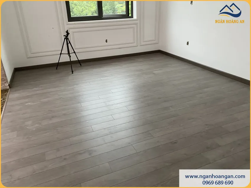 Lát Sàn Gỗ Công Nghiệp Cho Phòng Khách Chống Trầy Tốt