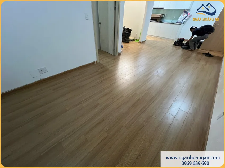 Lát Sàn Gỗ Công Nghiệp Cho Phòng Khách Không Trơn Trượt