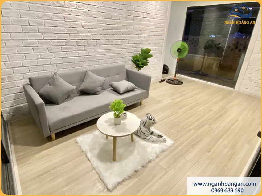 Lát Sàn Gỗ Công Nghiệp Cho Phòng Khách Thẩm Mỹ