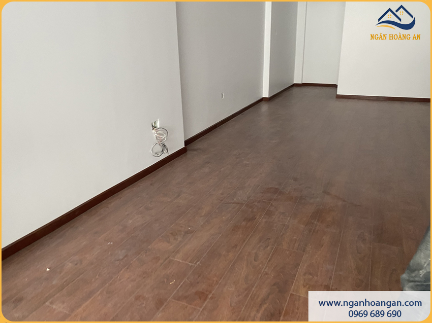 Lát Sàn Gỗ Công Nghiệp Cho Phòng Ngủ Bền Đẹp Lâu Dài Lát Sàn Gỗ Công Nghiệp Cho Phòng Ngủ Bền Đẹp Lâu Dài