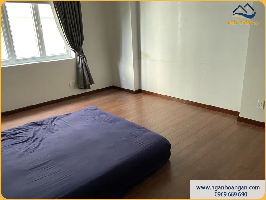 Lát Sàn Gỗ Công Nghiệp Cho Phòng Ngủ Chống Trầy Tốt
