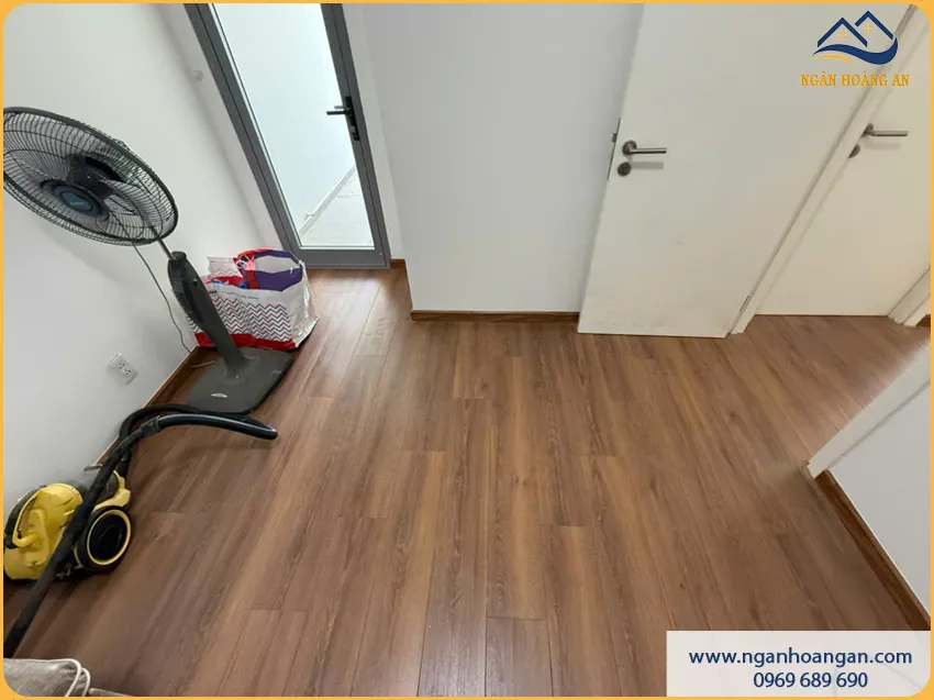 Lát Sàn Gỗ Công Nghiệp Cho Phòng Ngủ Hạn Chế Trơn Trượt