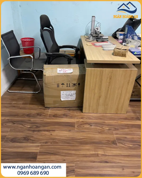 Lát Sàn Gỗ Công Nghiệp Cho Văn Phòng Bền Đẹp Lâu Dài Lát Sàn Gỗ Công Nghiệp Cho Văn Phòng Bền Đẹp Lâu Dài