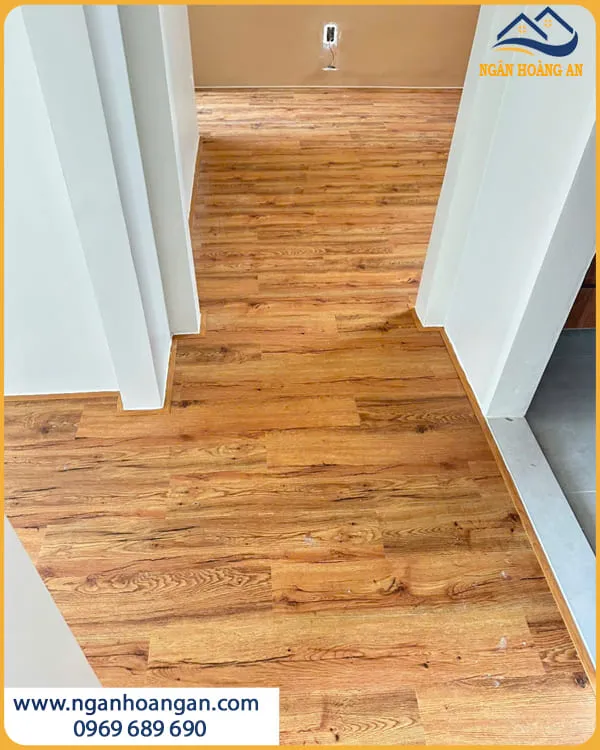 Lát Sàn Hèm Khóa THFLoor HS8012 Cho Phòng Khách Êm Chân Dễ Vệ Sinh