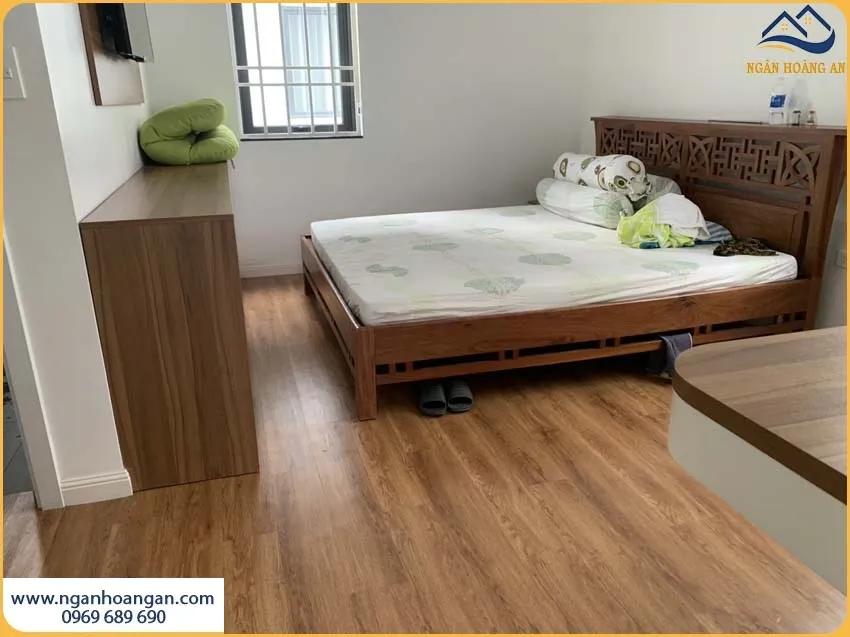 Lát Sàn Nhựa Dán Keo Cho Phòng Ngủ Chống Mối Mọt