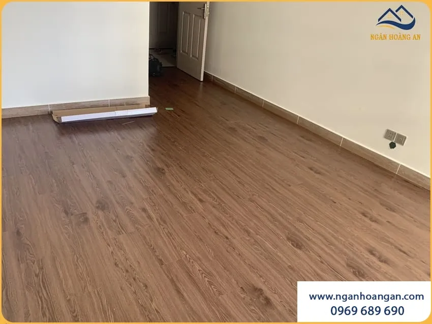 Lát Sàn Nhựa Dán Keo Cho Phòng Ngủ Gọn Gàng