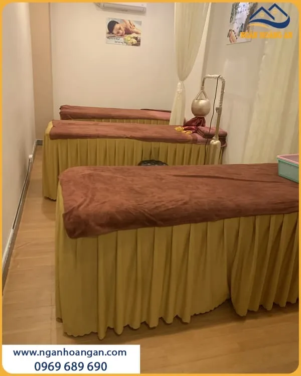 Lát Sàn Nhựa Dán Keo Cho Tiệm Spa Sạch Đẹp Lát Sàn Nhựa Dán Keo Cho Tiệm Spa Sạch Đẹp